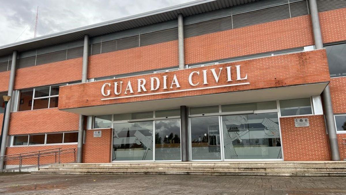 Fachada de la Comandancia de la Guardia Civil.