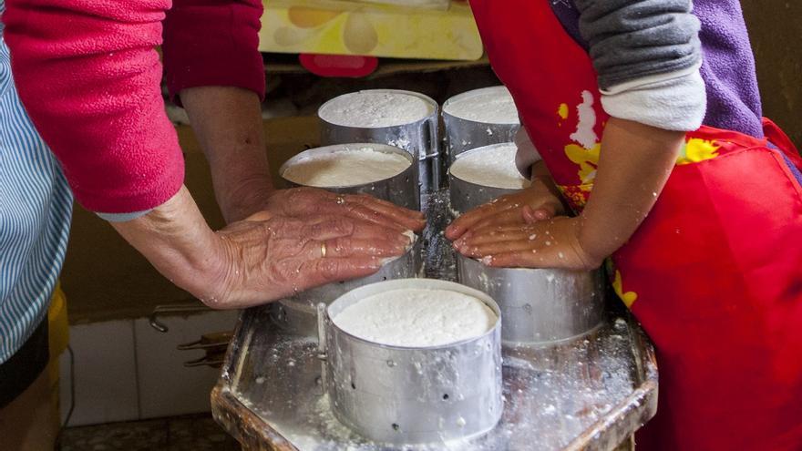 Las rutas gastronómicas imprescindibles para los amantes del queso en Extremadura