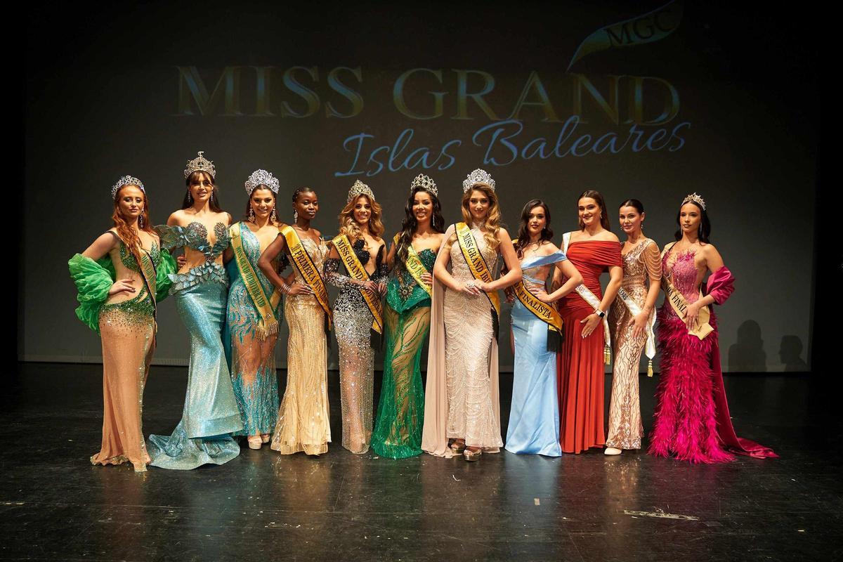 Las participantes en la gala final.