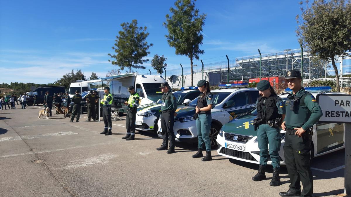 Miembros de la Guardia Civil durante la presentación del dispositivo de seguridad con motivo del Gran Premio de Motos.