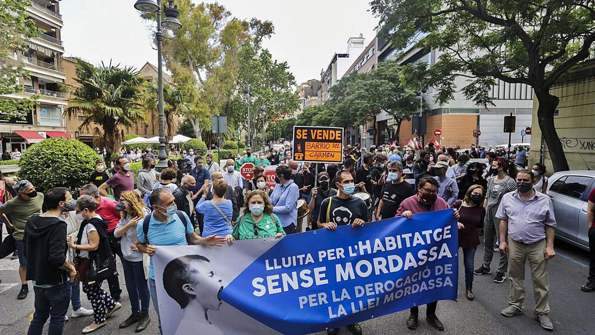 Miles de personas toman València y exigen el fin de la ley Mordaza