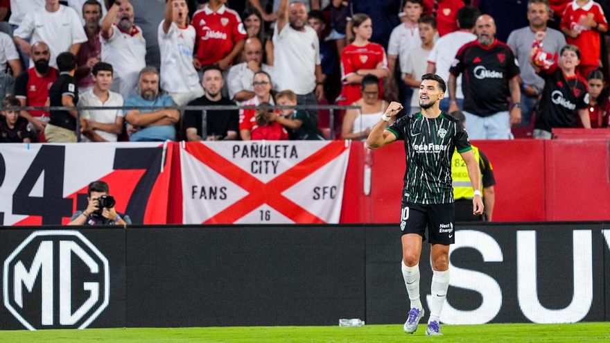 La ¿polémica? celebración de Rafa Mir en Sevilla... con mensaje para el futuro