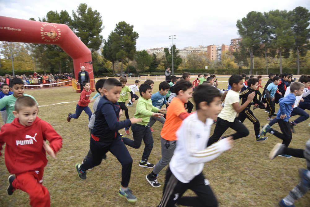 Uns 800 escolars donen relleu un any més al Cros de Manresa al Congost