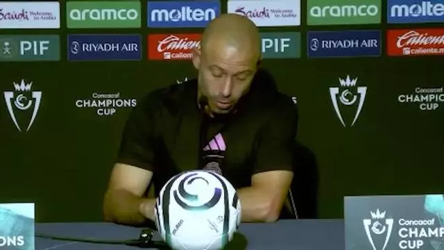 Mascherano da cuentas del estado de Maxi Falcón y Luis Suárez