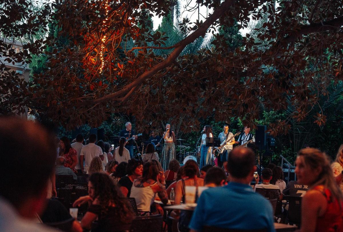 La pasada edición reunió a más de 20.000 asistentes y consolidó a Noches Mágicas como uno de los grandes referentes culturales del verano mediterráneo.