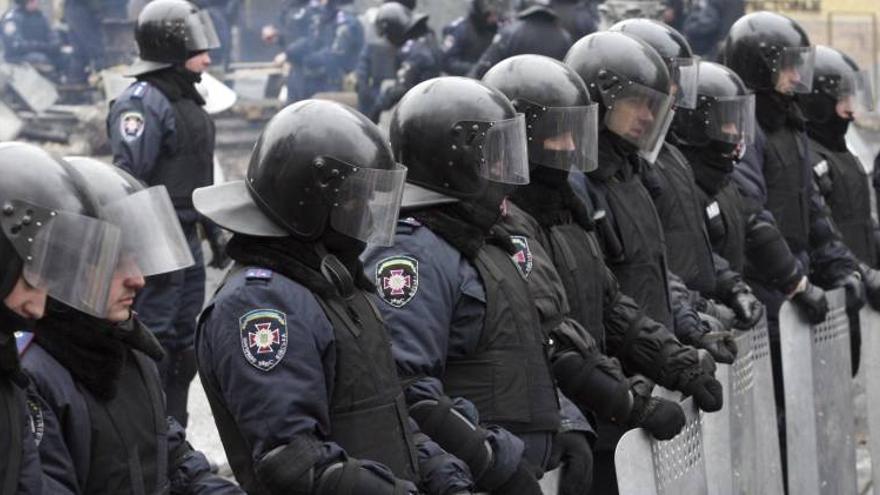 Dimite en bloque el Gobierno de Ucrania ante la presión de la calle