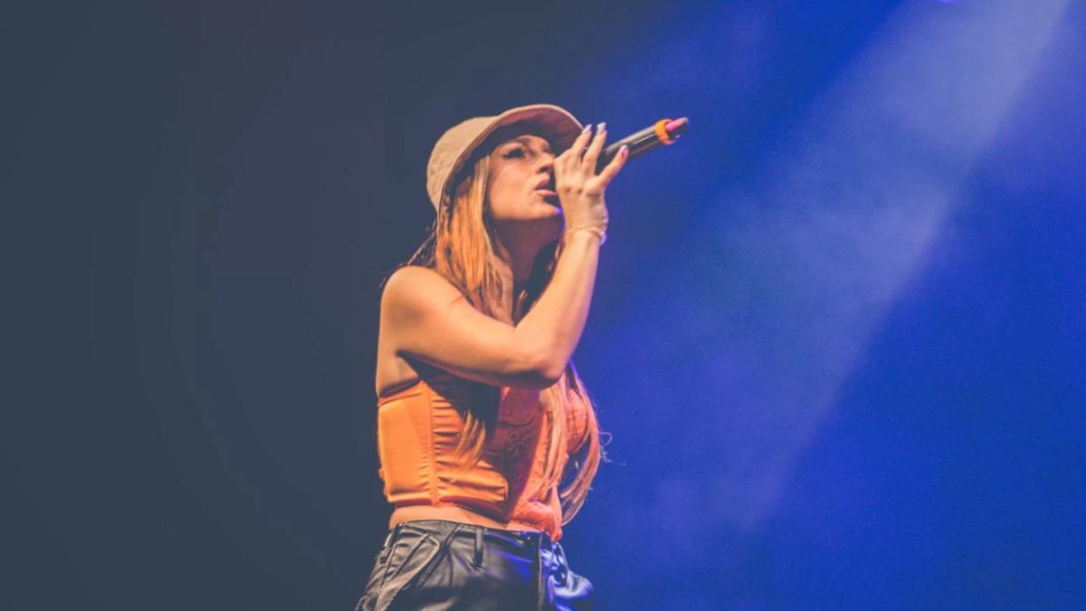 Belén Aguilera durante un concierto