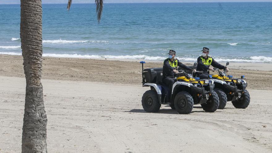 La Policía Local sanciona a 50 personas por incumplir las medidas en los paseos con los menores en Alicante