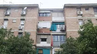 Detenido en el Sector Sur por romper las ventanillas de varios coches y robar en su interior