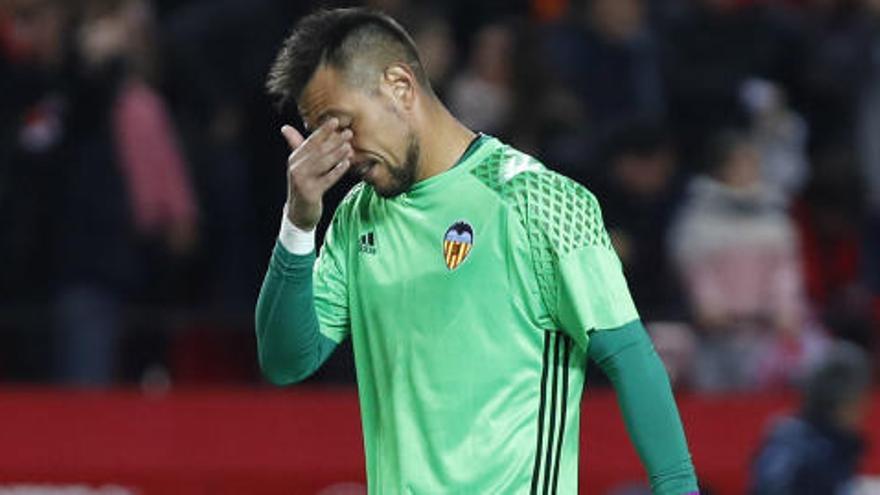 Diego Alves se retira del entrenamiento