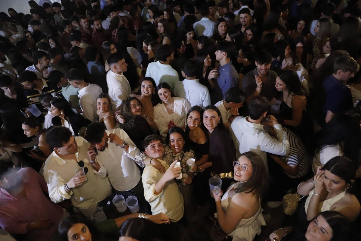 Noche de ‘juernes’ en las Cruces de Córdoba