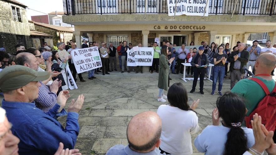 Altri suspende la charla en Agolada “por la actitud agresiva de algunos colectivos”