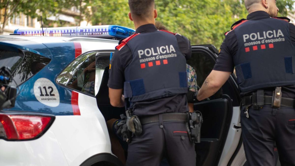 Imatge d'arxiu d'una detenció dels Mossos d'Esquadra