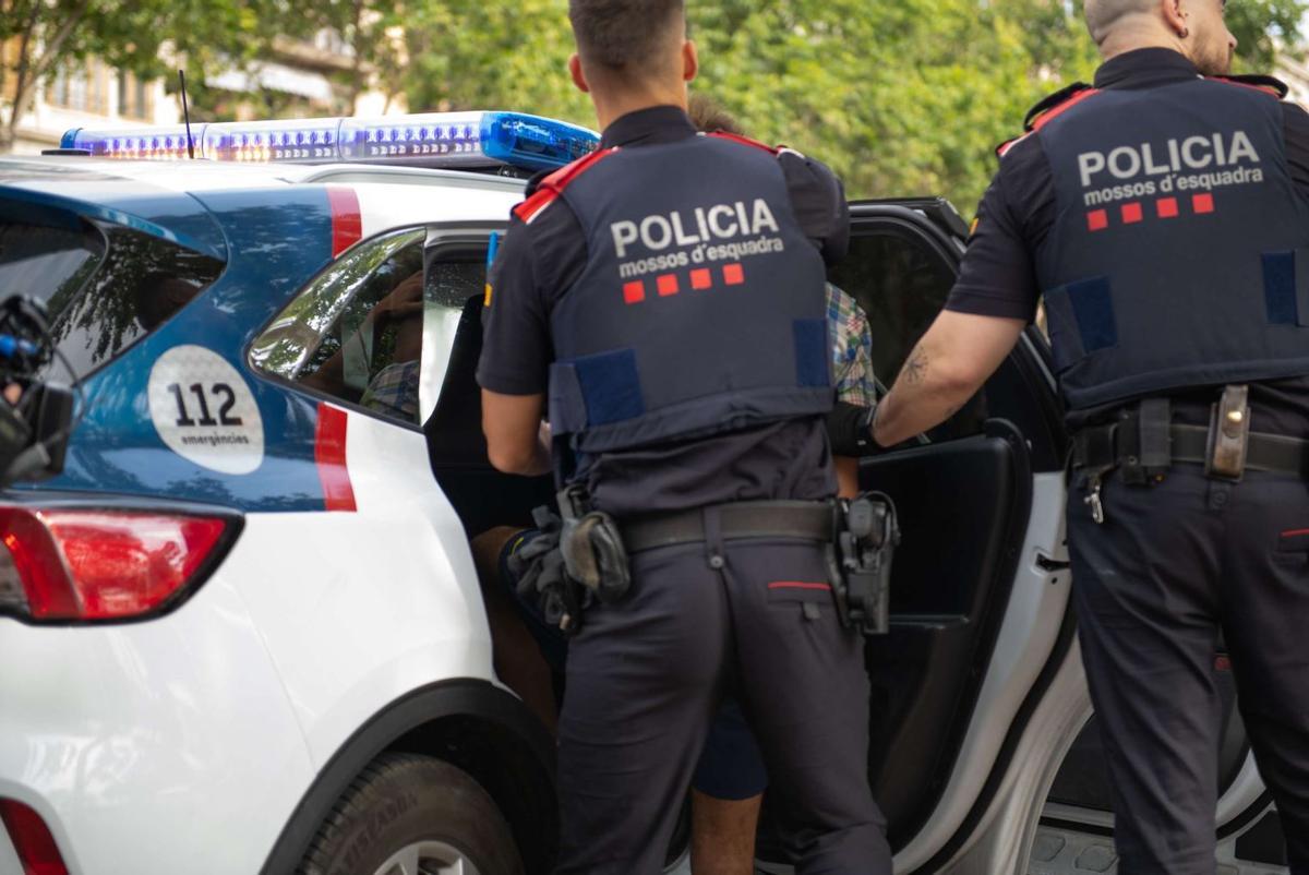 Imatge d'arxiu d'una detenció dels Mossos d'Esquadra