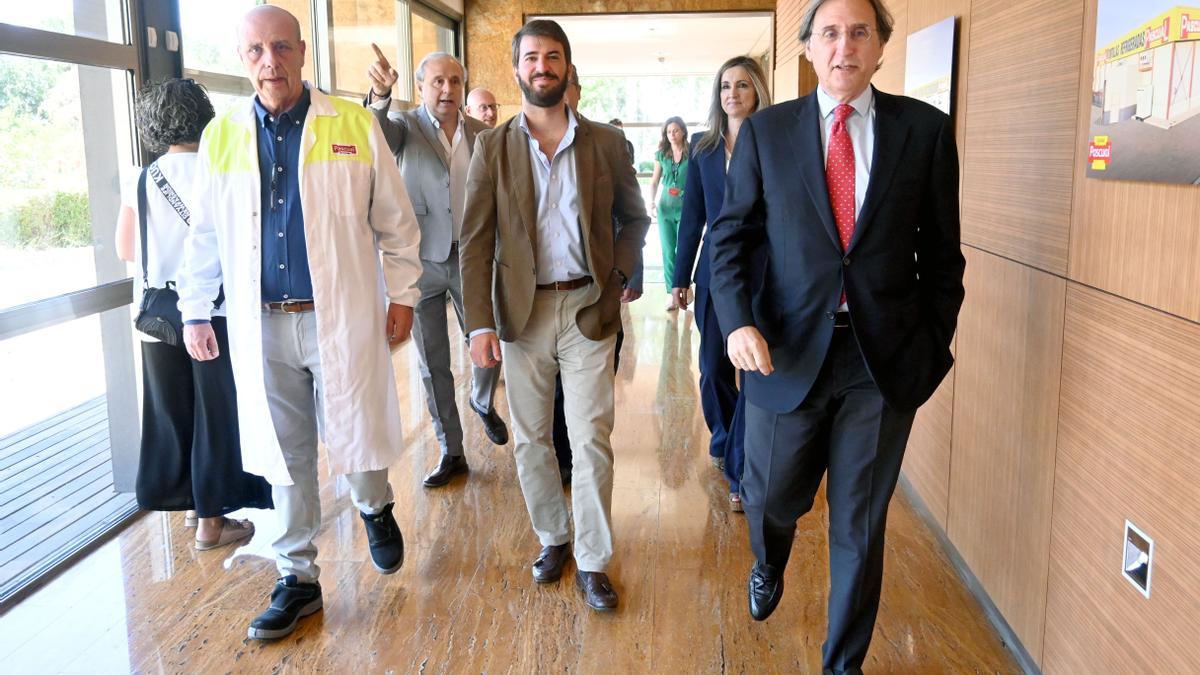 García-Gallardo en su visita hace algunas semanas a las instalaciones fabriles de Pascual en Aranda de Duero