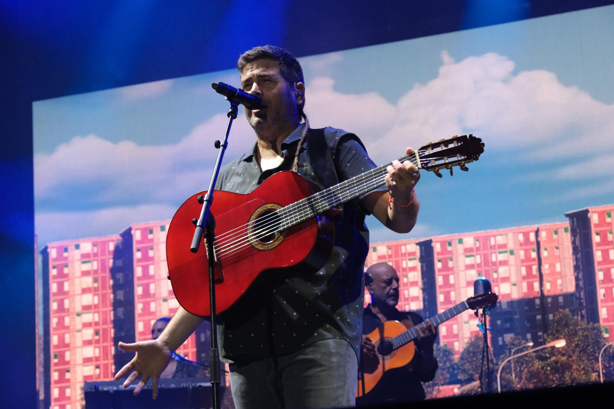 Momentos del concierto de los hermanos Muñoz (Estopa) en el recinto Marenostrum Fuengirola