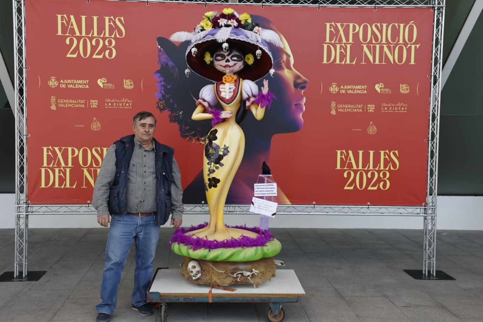 Llegan los primeros "ninots" a la Exposición de Fallas 2023