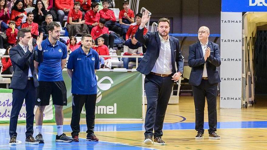El técnico de Onda, Toni Ten, en su regreso al pabellón Ciutat de Castelló con el Fuenlabrada en la 2023/24.