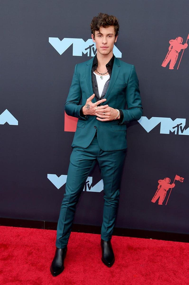 Shawn Mendes posó solo antes de comenzar la gala MTV VMA 2019