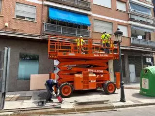 La Cordà de Paterna inicia el montaje de protecciones en la calle Mayor para la edición de 2026