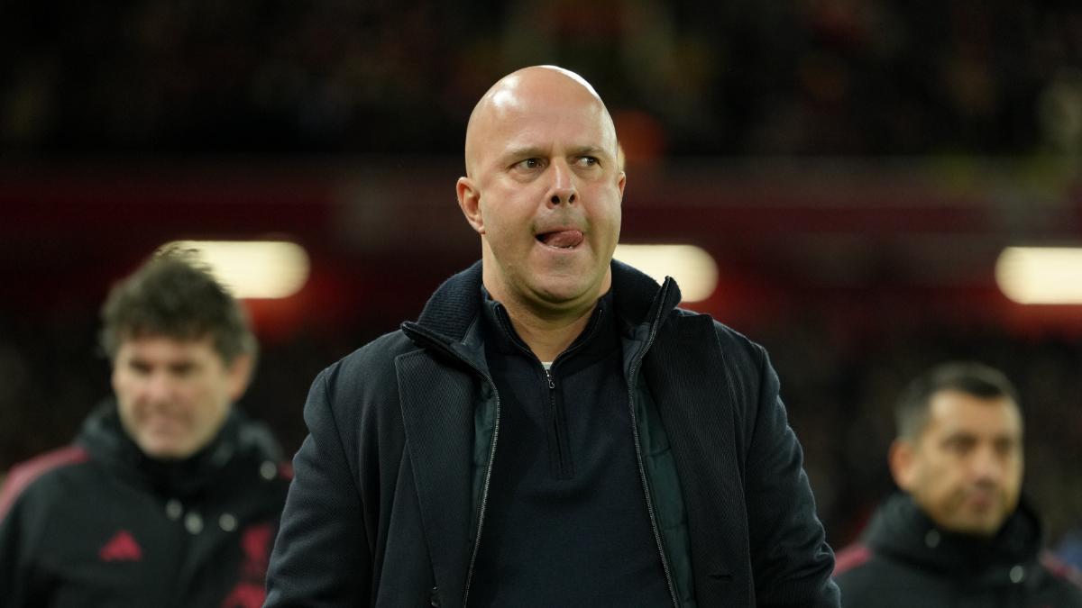 Slot. entrenador del Liverpool