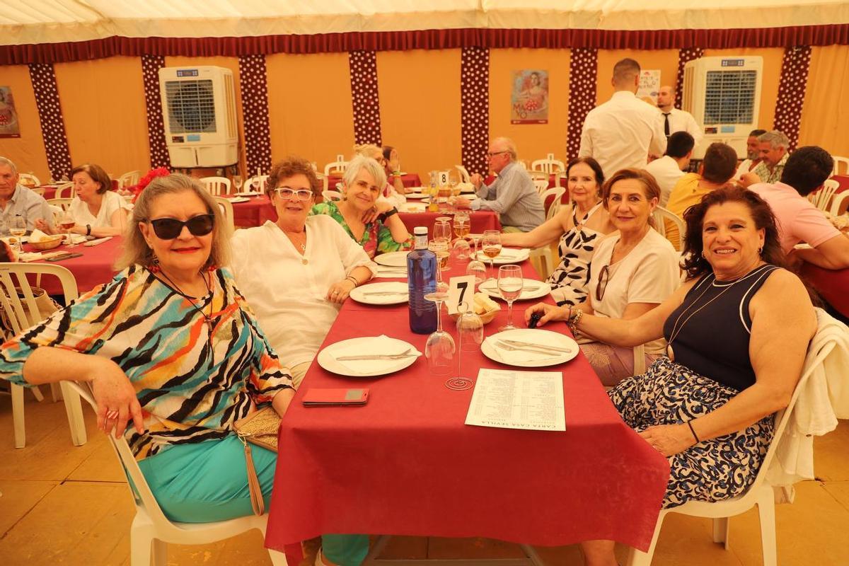 La amistad reina el lunes de Feria en El Arenal