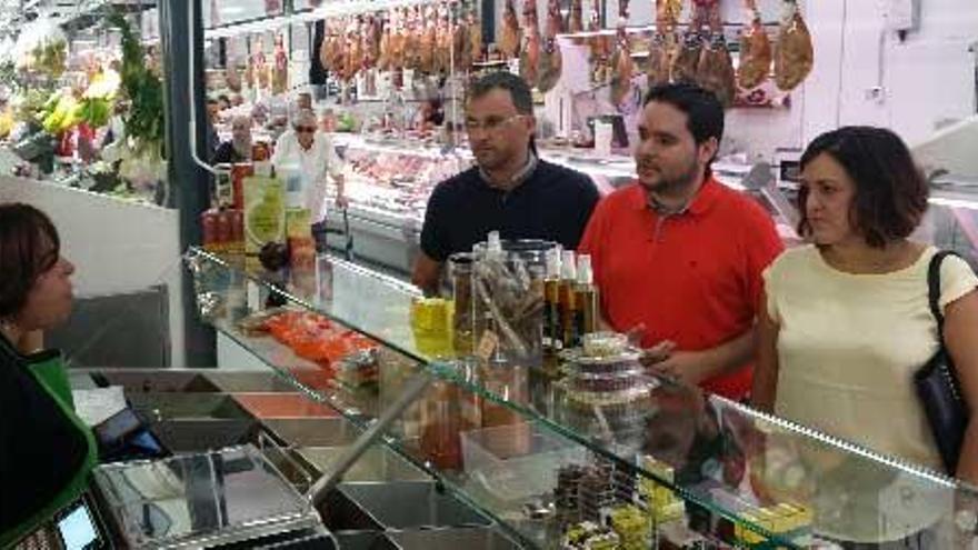 Los Concejales de Ciudadanos visitan los Mercados