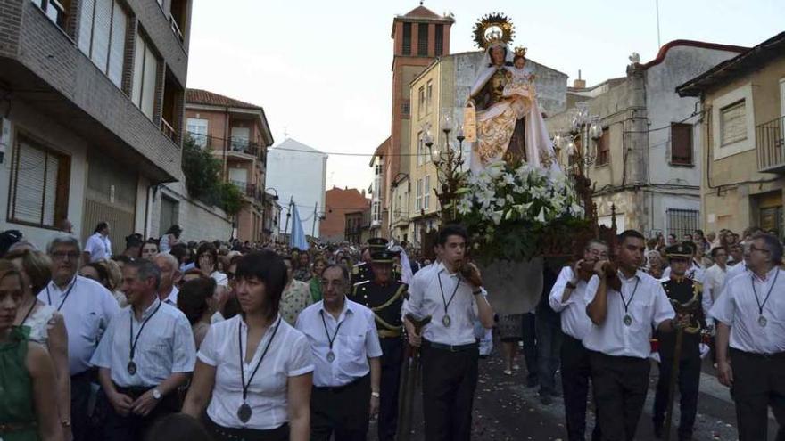 Un momento de la procesión de la Virgen del Carmen el año pasado.