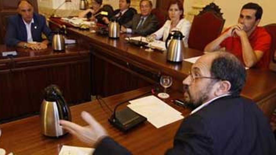 La alcaldesa de Cáceres asegura que empieza a estar &quot;un poco harta&quot; de su socio de Gobierno, el edil de IU