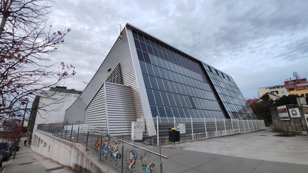 La piscina municipal de Bueu se incluirá en los presupuestos de 2025 solo en los meses operativos del nuevo contrato.