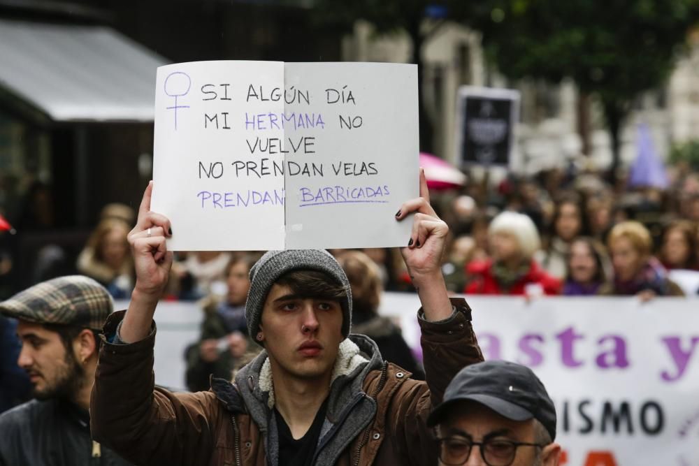 Actos de protesta en Oviedo contra la violencia machista