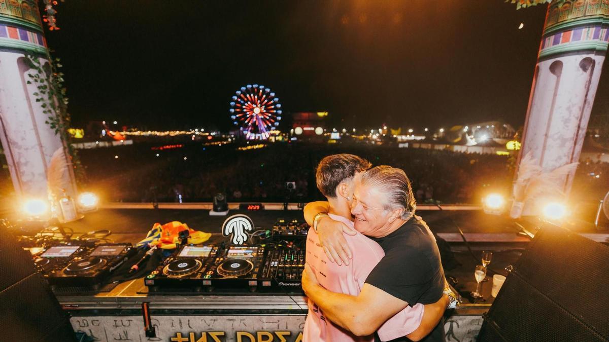 El DJ Wade viralizó hace dos años su actuación en el Medusa Festival al invitar a Francisco a cantar el himno regional.