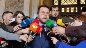 El presidente de la Generalitat, Pere Aragonès, en declaraciones a periodistas en el Parlament
