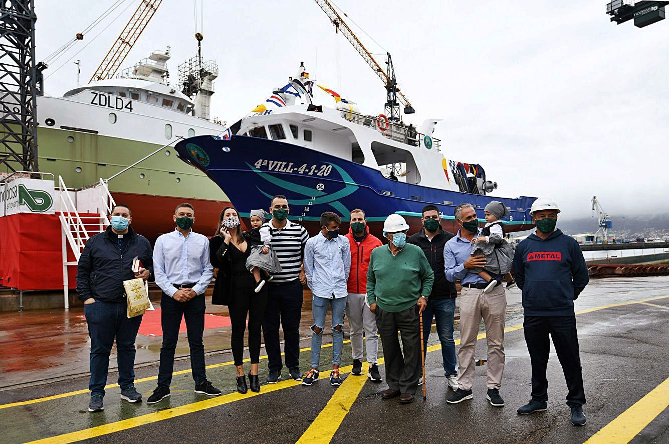 La botadura del barco auxiliar de acuicultura “Jocar Tres”, de O Grove.  