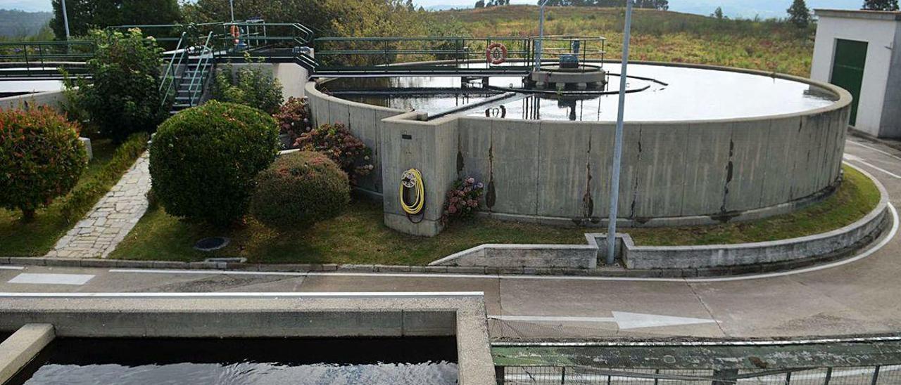 La ETAP de Treviscoso suministra agua a toda la comarca de O Salnés.