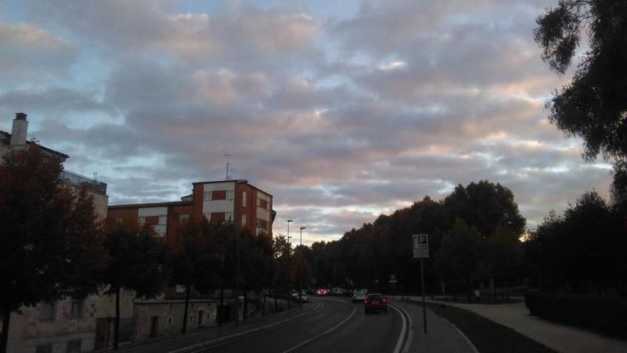 El cielo ha amanecido nublado este viernes.