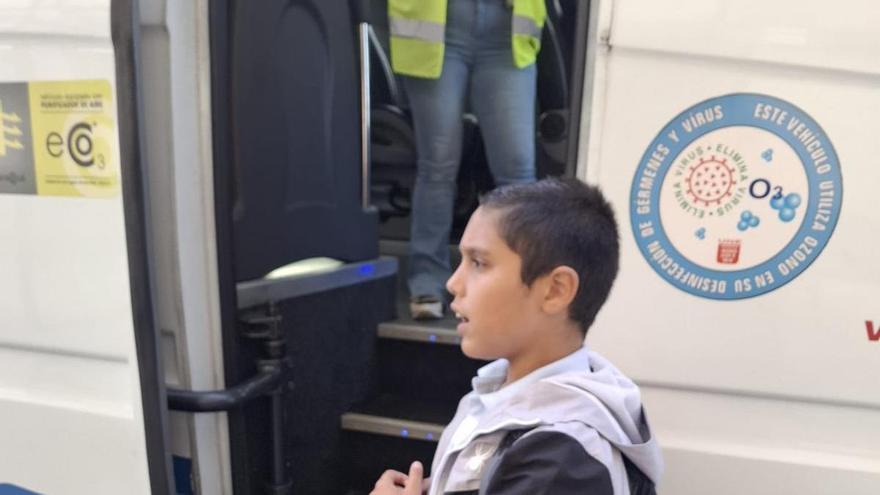 El colegio especial de Latores inicia el curso con el aparcamiento ampliado mientras las familias reclaman más mejoras y la apertura de Montecerrao