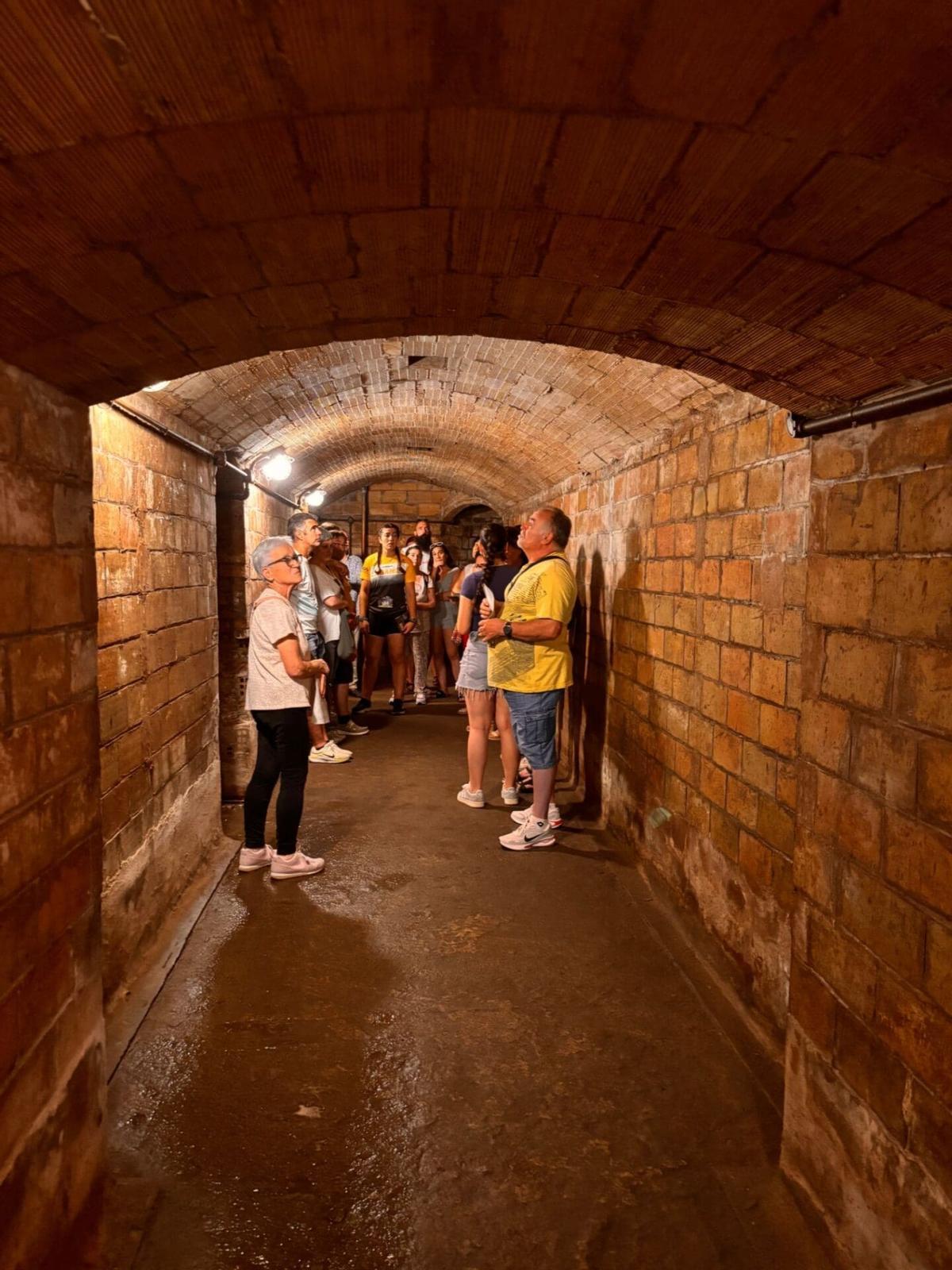 La visita recorre diversos punts de la ciutat relacionats amb la Guerra Civil a Figueres.