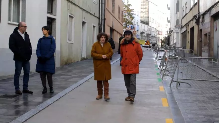 Reurbanización da rúa Puente la Reina de Santiago
