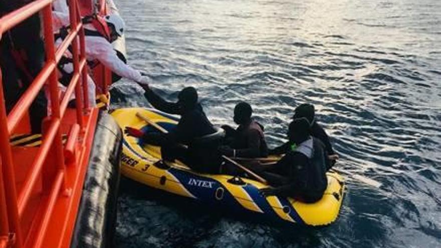 Salvament Marítim rescata un grup de menors
