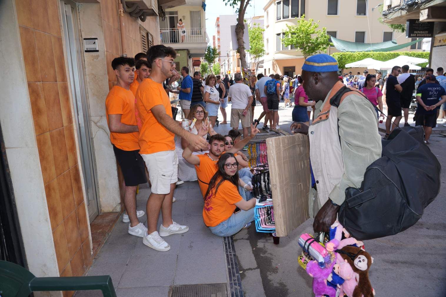 El Grau da inicio a las fiestas de Sant Pere con pólvora, bous y música