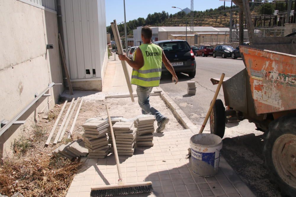 Obras en el polígono Santiago Payá de Alcoy