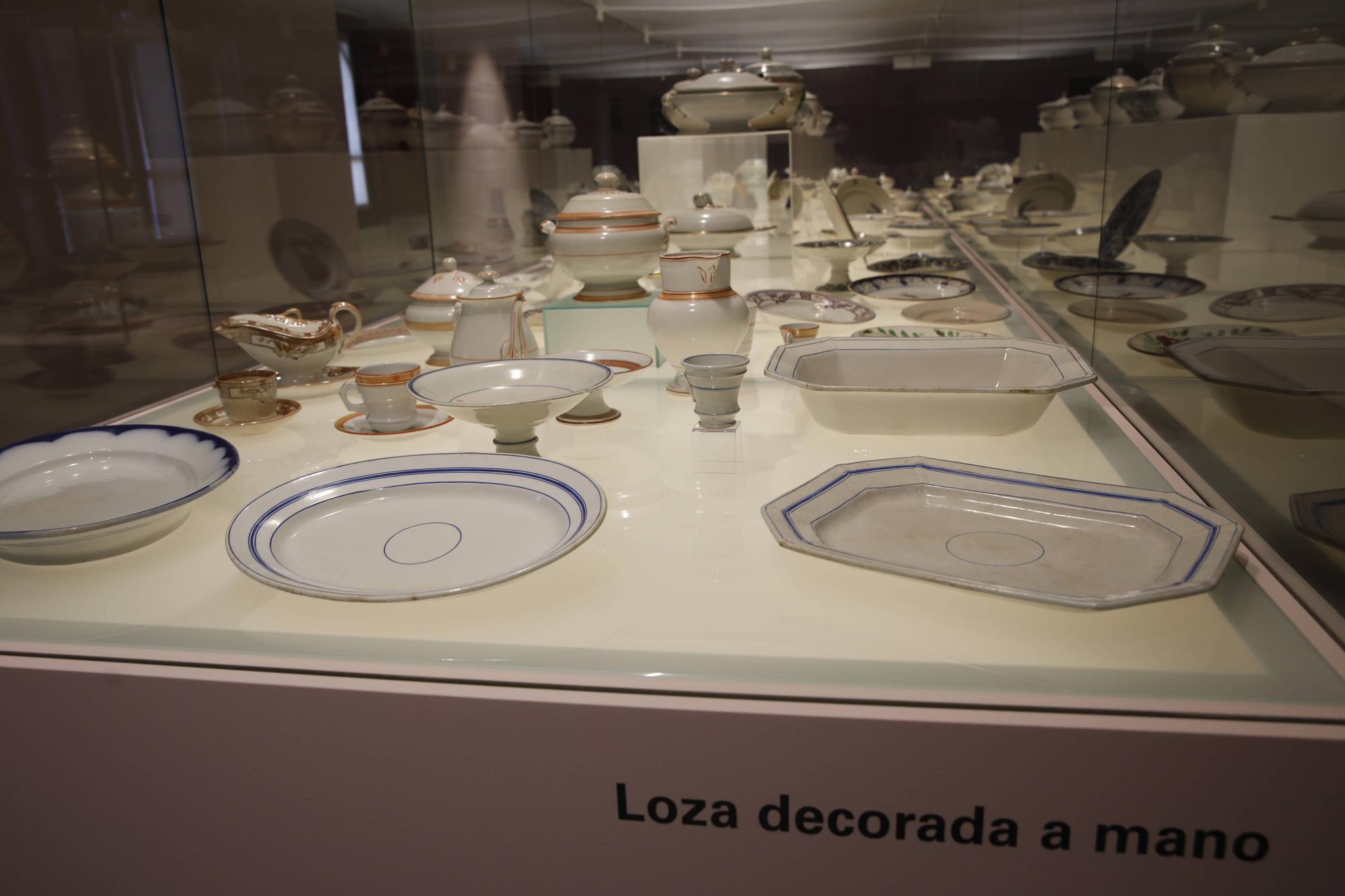 Exposición "Orto y Ocaso. Vidrio y loza en Gijón" en el Revillagigedo