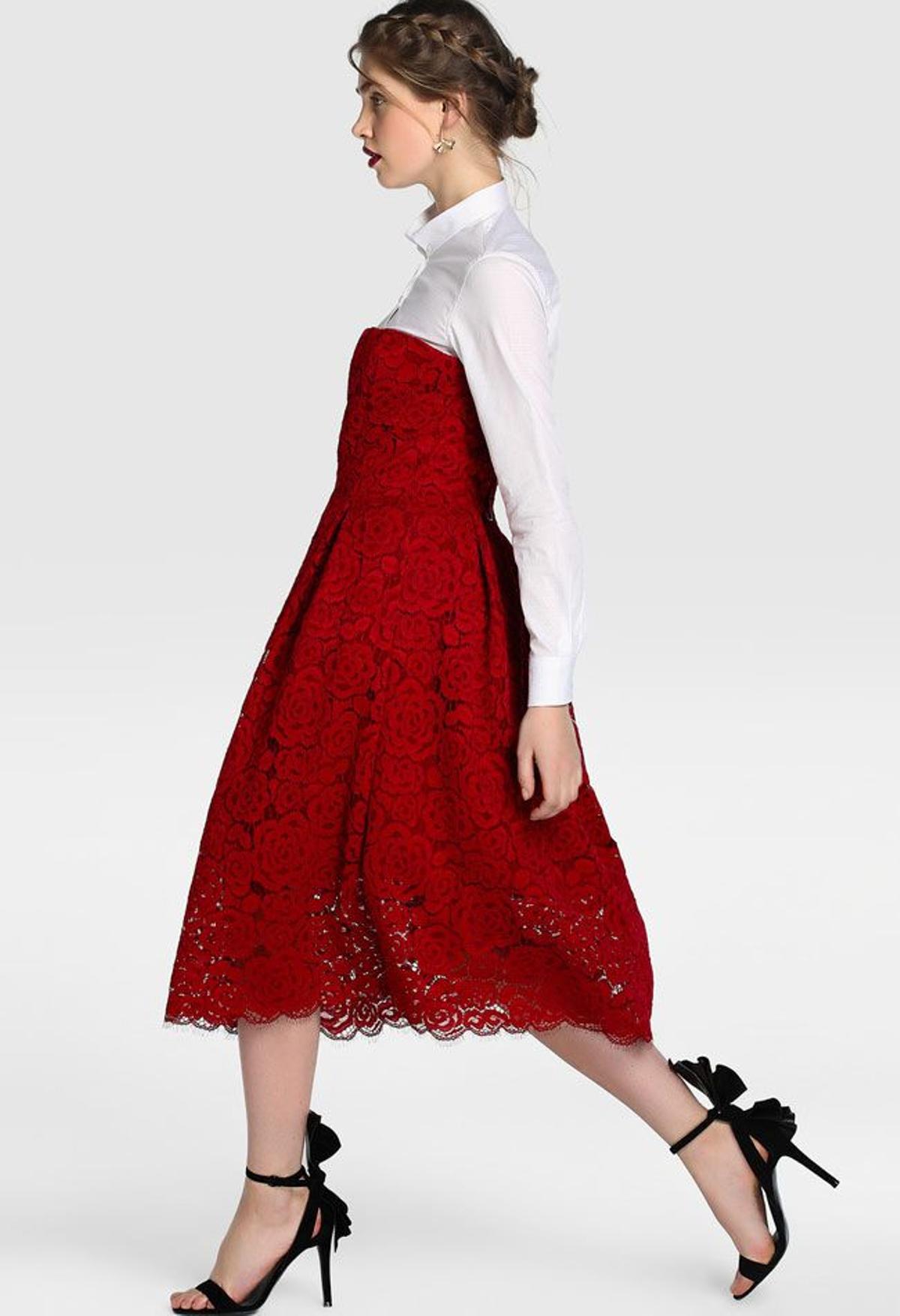 Vera Wang for Tintoretto: vestido de encaje rojo