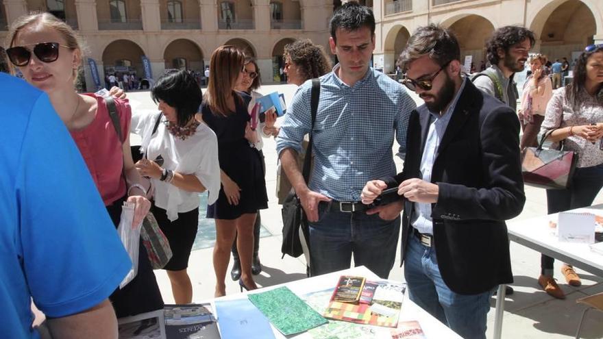 Las empresas buscan titulados con dominio de inglés y un tercer idioma