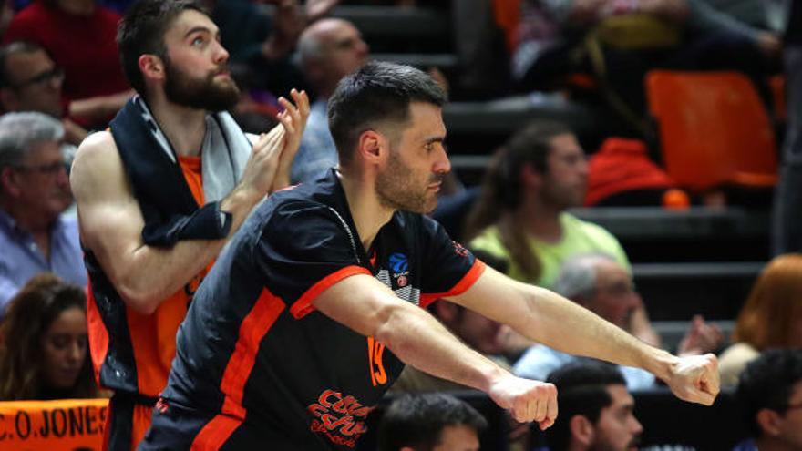 San Emeterio, durante un encuentro en La Fonteta.