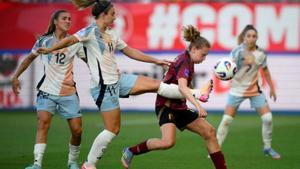 Espanya atropella Bèlgica i manté les opcions (1-5)
