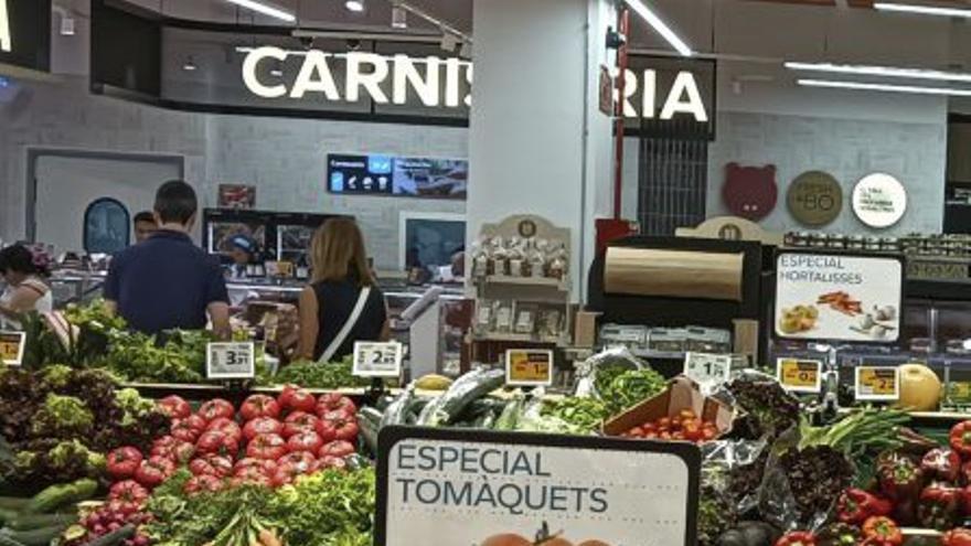 El consumidor opta pel producte de proximitat al cistell de la compra