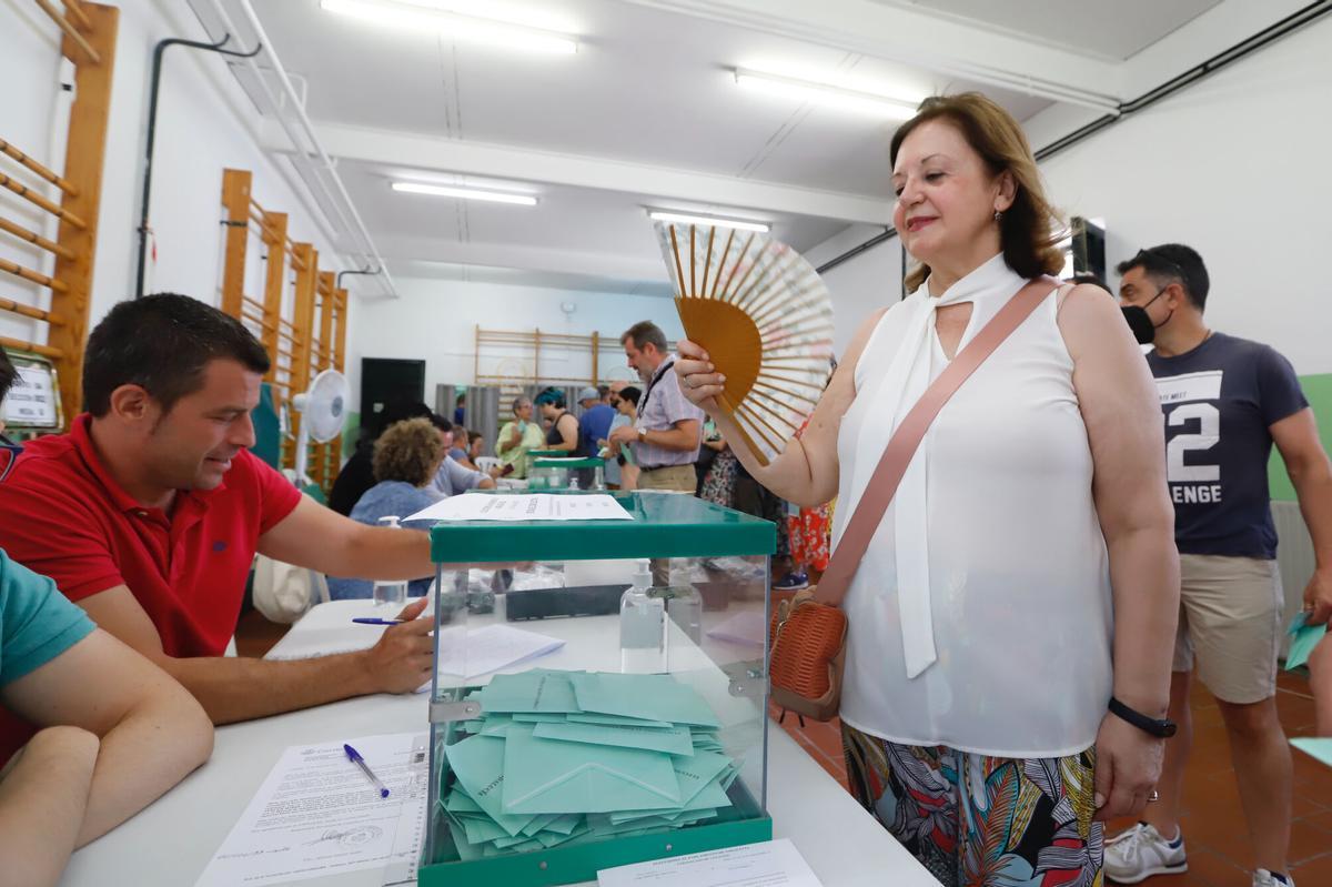 Mesa electoral en un colegio de Córdoba en la convocatoria andaluza de 2022.