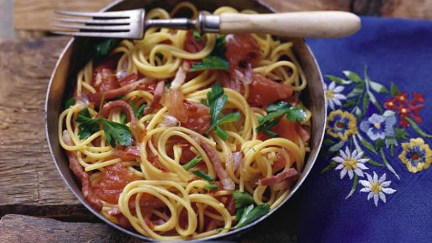 Con esta receta de espaguetis y panceta sorprenderás a tus invitados.